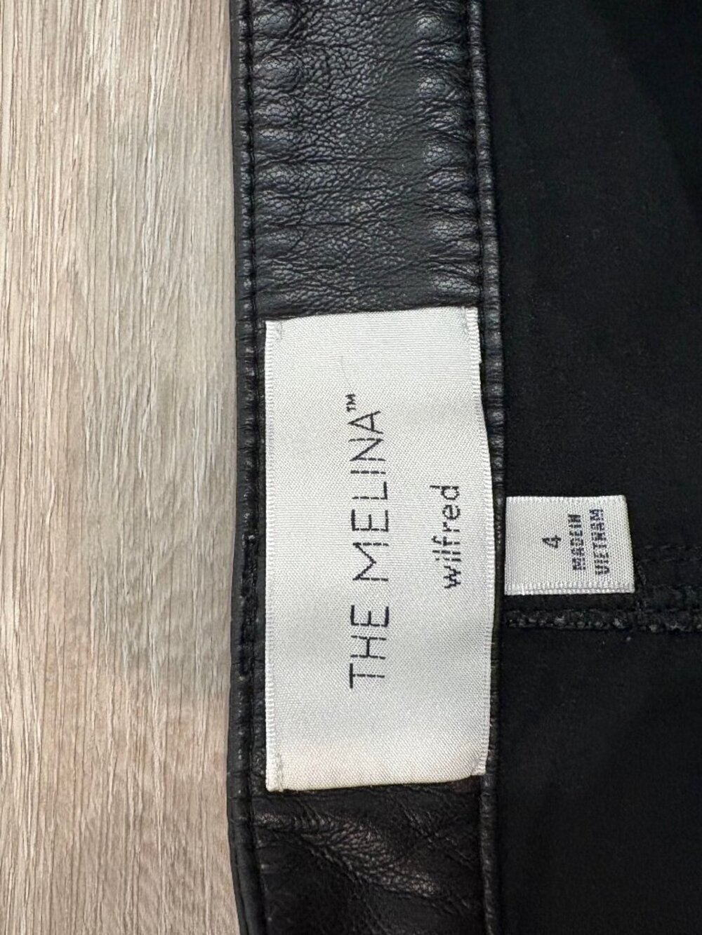 Wilfred Aritzia Women's Melina Faux Vegan Soft Leather Pants Black sz 4 - Picture 8 of 13